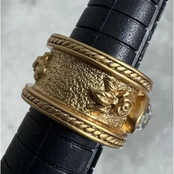 Vintage Elizabeth Taylor Gold Tone Heart Rhinestone Roses Love Ring Size 5 - Picture 3 of 8